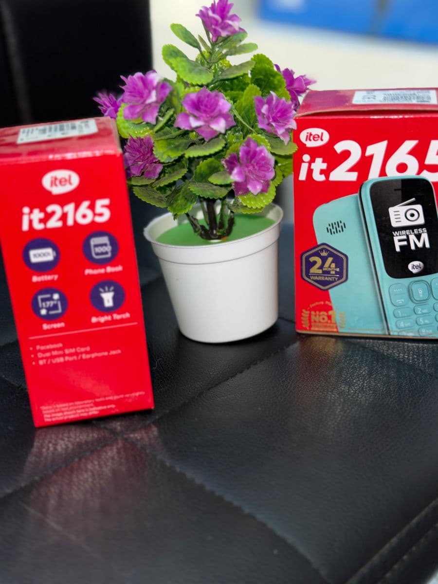 Itel it2165. Il s'agit d'un téléphone 2